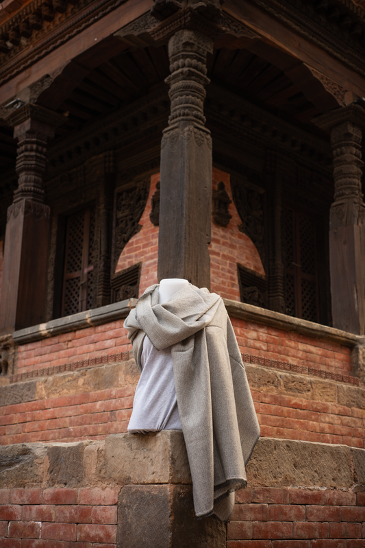 Elegant Gray Shawl in Chevron-Patterned Vegan Cashmere