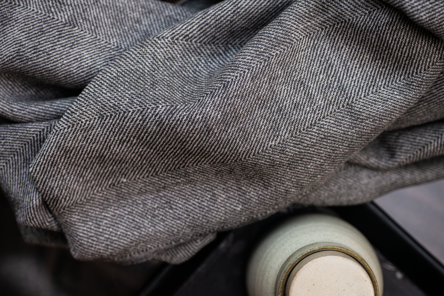 Elegant Gray Shawl in Chevron-Patterned Vegan Cashmere